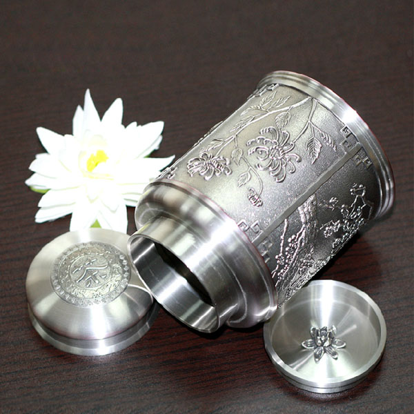 5Cgo 19400573724 手工荷花雕紋精美錫器工藝品擺件密封金屬茶葉罐家居用品辦公室實用擺件送客護禮錫壺春節禮品儲物罐存儲罐錫制錫器祝賀祝壽  LAY00700